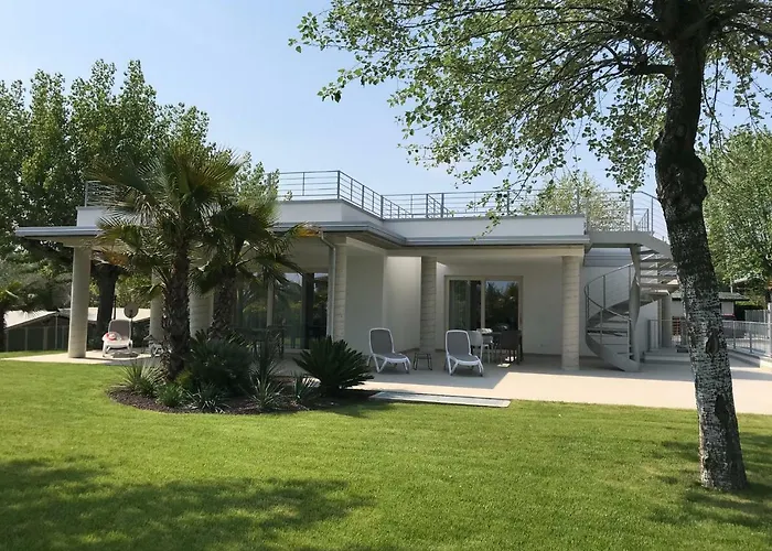 San Michele مكان تخييم Moniga del Garda